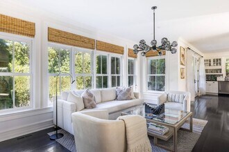 29 Morris Cove Ln in Sag Harbor, NY - Building Photo - Building Photo