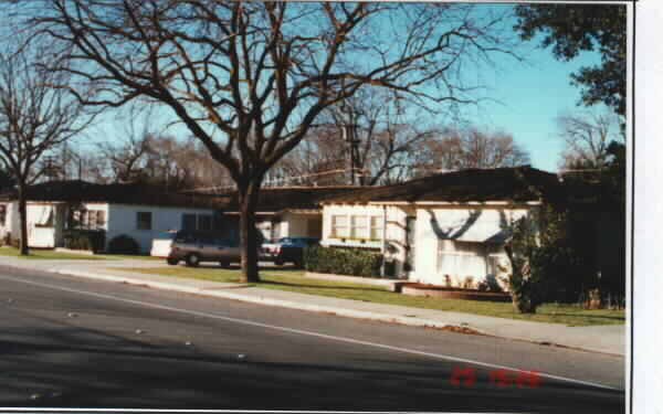 429 W Orangeburg Ave in Modesto, CA - Building Photo