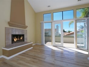 515 N Gertruda Ave, Unit 1 in Redondo Beach, CA - Foto de edificio - Building Photo