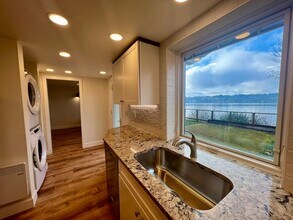 2061 East Bay Drive Northeast in Olympia, WA - Building Photo - Building Photo