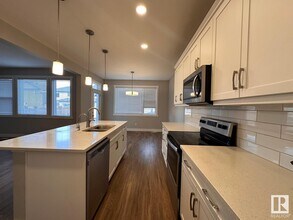 22437-2299A 99A Ave NW in Edmonton, AB - Building Photo - Building Photo