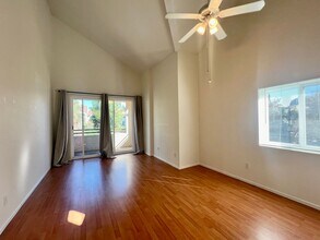 3925 Nobel Dr in San Diego, CA - Building Photo - Building Photo