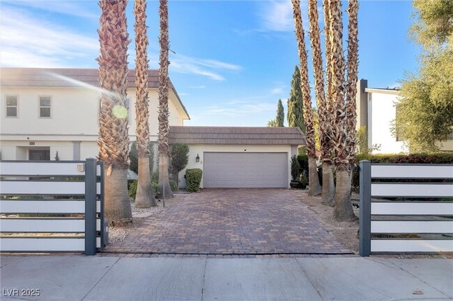 2100 Westlund Dr
