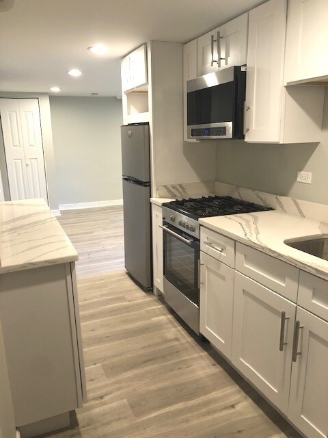 8944 Kilpatrick Ave in Skokie, IL - Building Photo - Building Photo