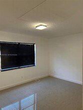 10027 Winding Lake Rd in Sunrise, FL - Building Photo - Building Photo