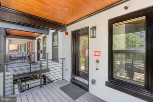 722 Kenyon St NW in Washington, DC - Building Photo