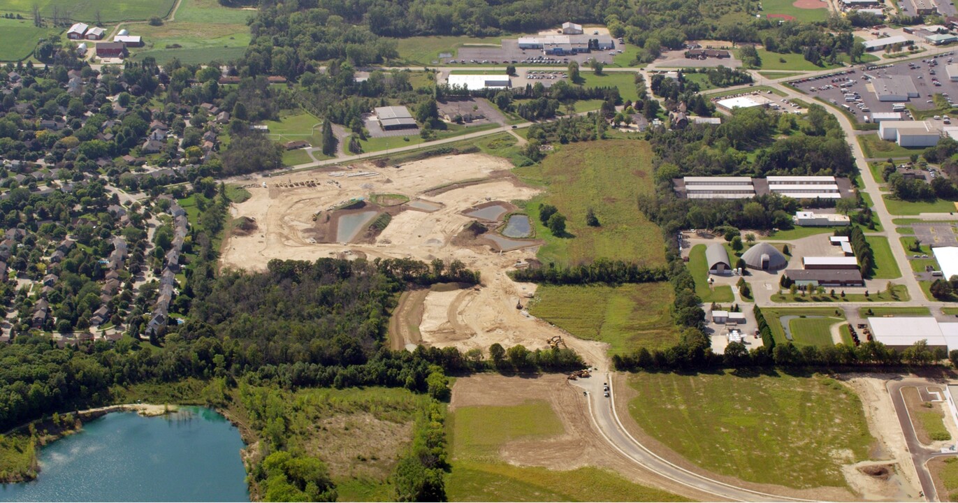 1204 Washington Ave in Cedarburg, WI - Building Photo