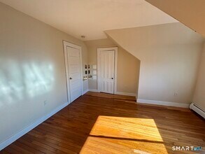 358 Park Ave in Bridgeport, CT - Building Photo - Building Photo