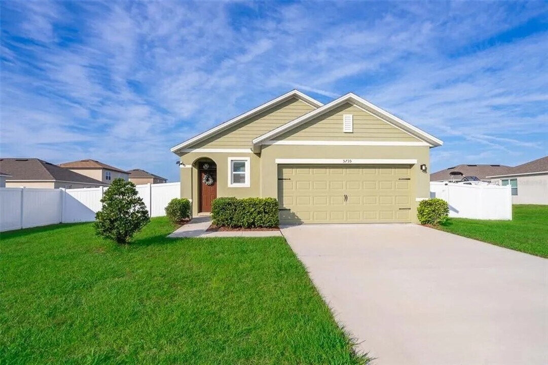 5735 Shaker Palm Pl in St. Cloud, FL - Building Photo
