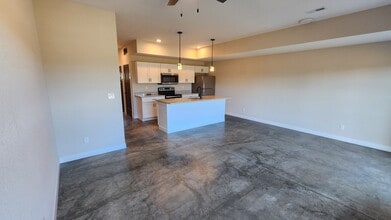 3319 Stoneway Ct in Champaign, IL - Foto de edificio - Building Photo