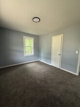 2325 N Poplar St in Wichita, KS - Building Photo - Building Photo