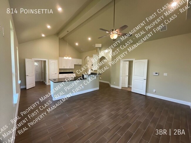 814 Poinsettia St in San Antonio, TX - Building Photo - Building Photo