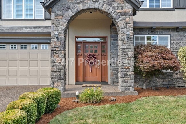 7001 SW Bouchaine St in Wilsonville, OR - Building Photo - Building Photo