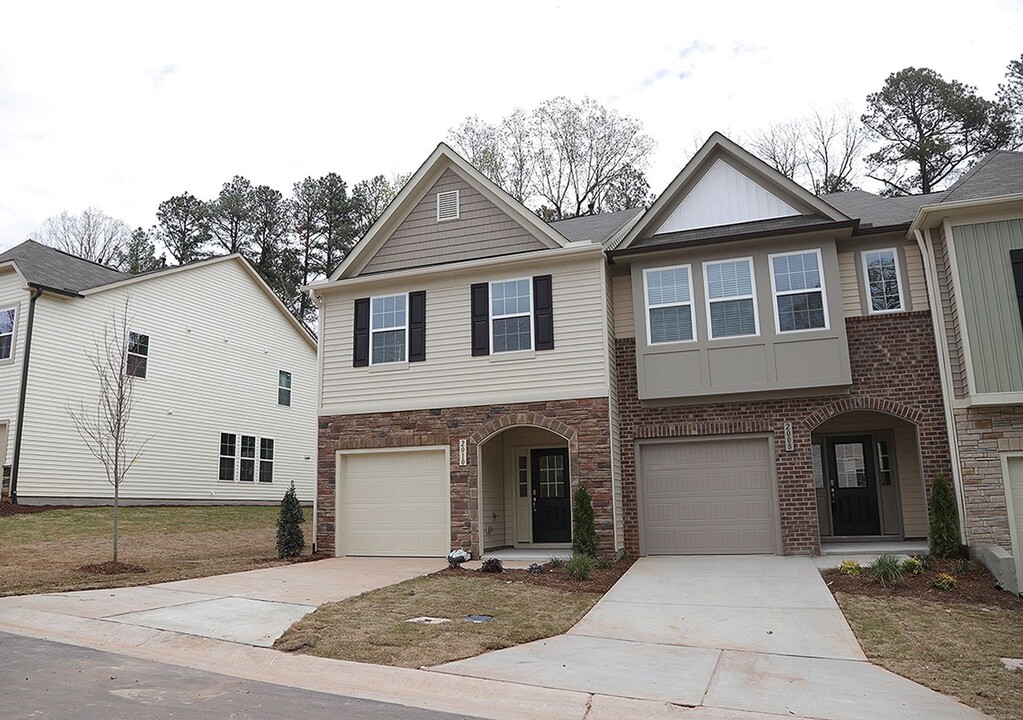 2010 Solana Woods Dr in Durham, NC - Building Photo