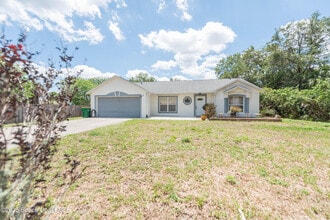 6121 Corning Rd in Cocoa, FL - Foto de edificio - Building Photo