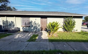 3060 St Paul Dr in Winter Haven, FL - Building Photo