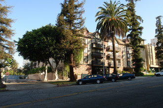 525 S La Fayette Park Pl in Los Angeles, CA - Building Photo - Building Photo