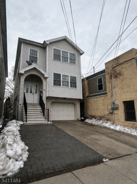 1031 E Grand St, Unit 1st floor, Unit 1st floor