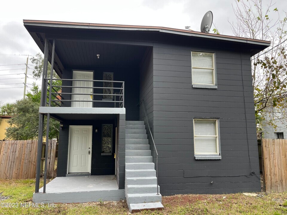 1038 Milnor St in Jacksonville, FL - Building Photo