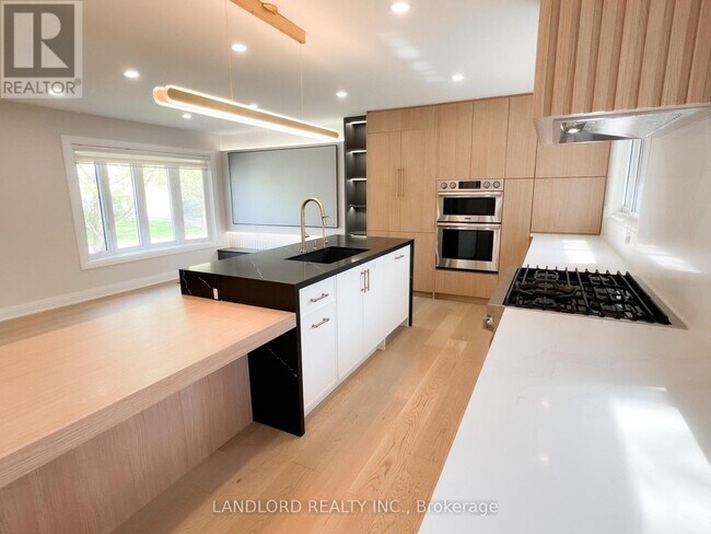 property at 34 Sir Brandiles Pl