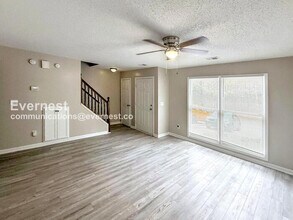 5259 Falling Creek Ln in Birmingham, AL - Foto de edificio - Building Photo