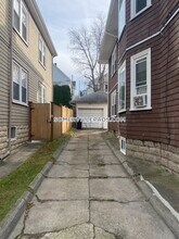 142 W Adams St-Unit -2 in Somerville, MA - Foto de edificio - Building Photo