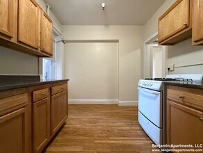 1810 Commonwealth Ave, Unit 1 in Boston, MA - Foto de edificio - Building Photo