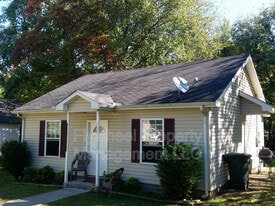 2074 Leota St in Springfield, TN - Building Photo