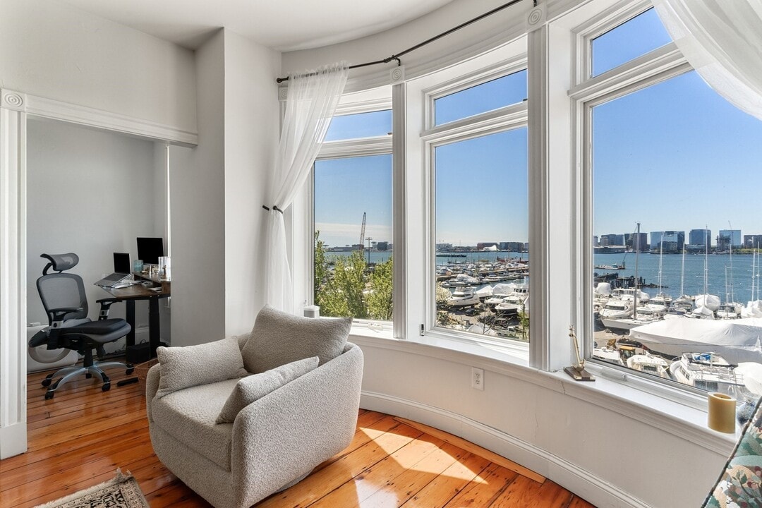 APTS in Everett, Malden, Chelsea & Boston in Everett, MA - Building Photo