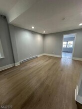 90 N 18th St in East Orange, NJ - Building Photo - Building Photo
