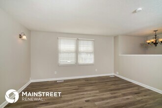 8709 Redcoat Ct in Louisville, KY - Foto de edificio - Building Photo