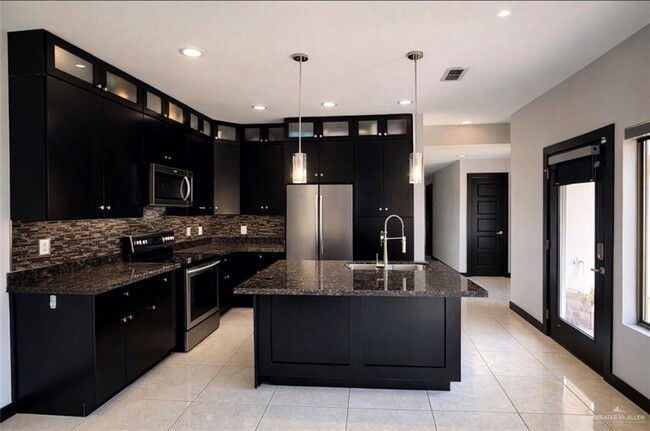 11 N 47th St in McAllen, TX - Building Photo - Building Photo