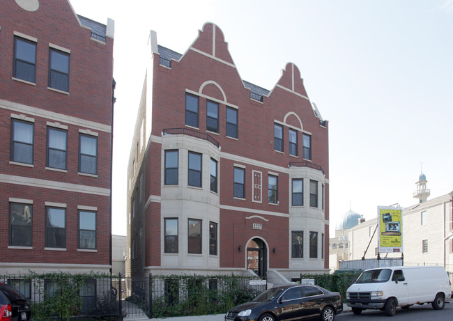 1227 E 46th St in Chicago, IL - Building Photo - Building Photo