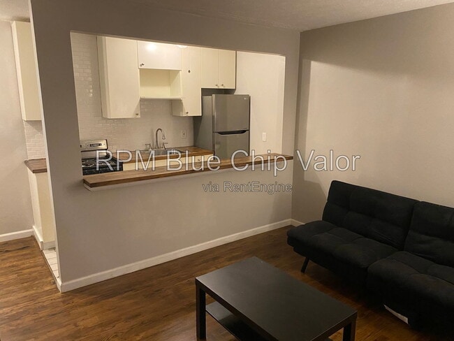 property at 2118 Kemper Ln