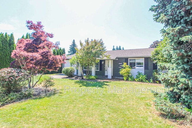 8005 NE 142nd St in Kirkland, WA - Building Photo - Building Photo