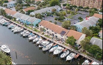 2643 NE 15th St in Pompano Beach, FL - Building Photo - Building Photo