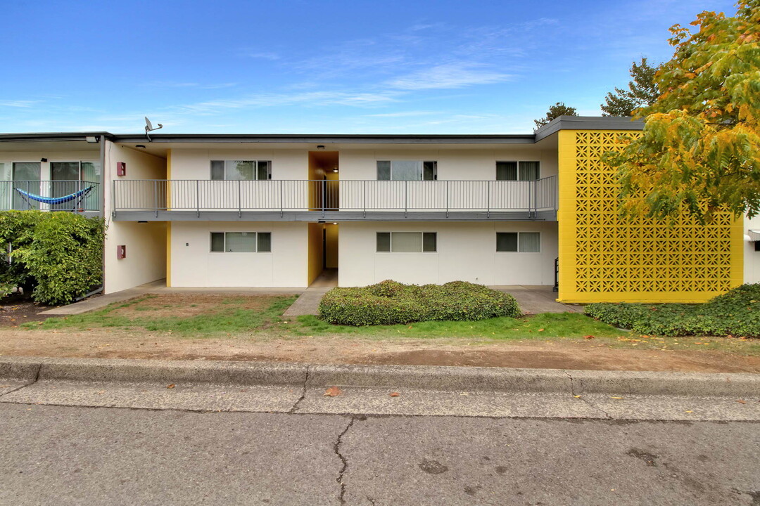 Olympic Villa Apartments in Eugene, OR - Foto de edificio