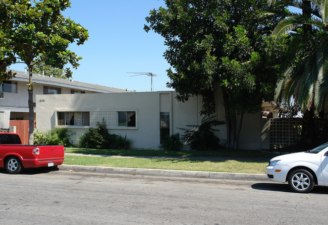 1809 E Wilson Ave in Orange, CA - Building Photo - Building Photo