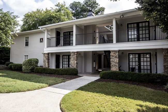 property at 1150 Collier Rd NW