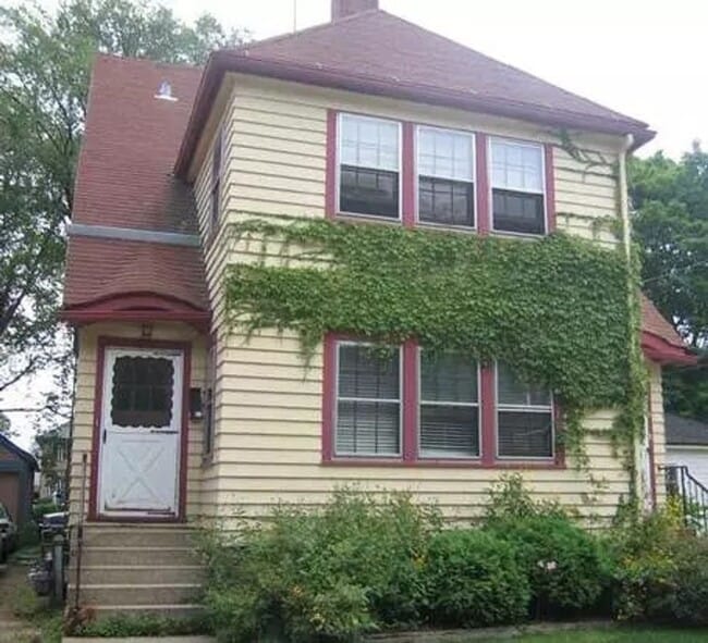 property at 413 Paunack Pl