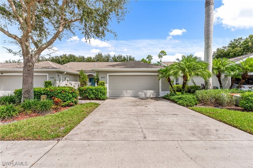 6140 Mandalay Cir in Naples, FL - Foto de edificio