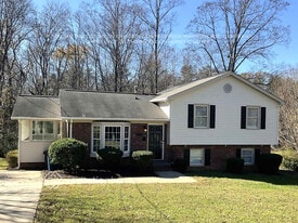 3700 Whitfield Rd in Winston-Salem, NC - Building Photo