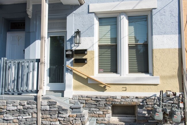 1220 Market St-Unit -1220 Market St #1 in Harrisburg, PA - Building Photo - Building Photo