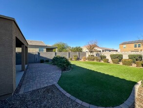 12540 W Glenn Dr in Glendale, AZ - Foto de edificio - Building Photo