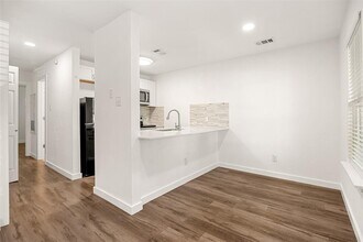 6409 Burns St in Austin, TX - Building Photo - Building Photo