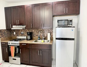 324 Van Buren St in Hollywood, FL - Building Photo - Building Photo