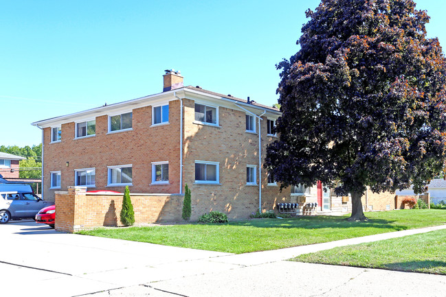 1909 Gardenia Ave in Royal Oak, MI - Foto de edificio - Building Photo