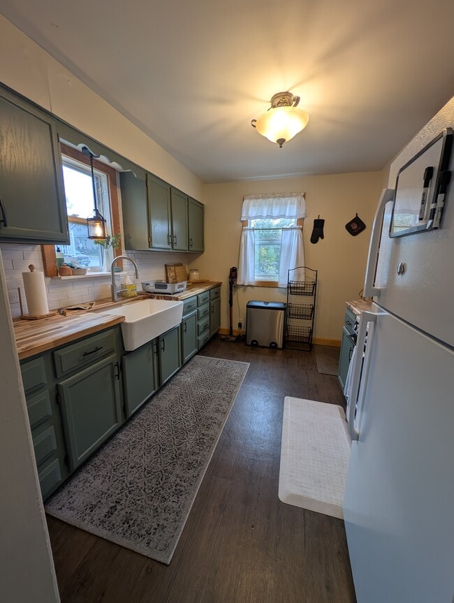 property at 601 N Front St