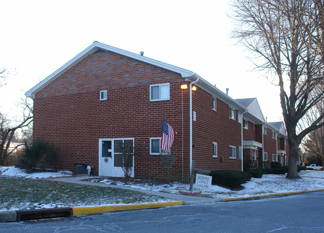 Townhouse Gardens in Hightstown, NJ - Building Photo - Building Photo