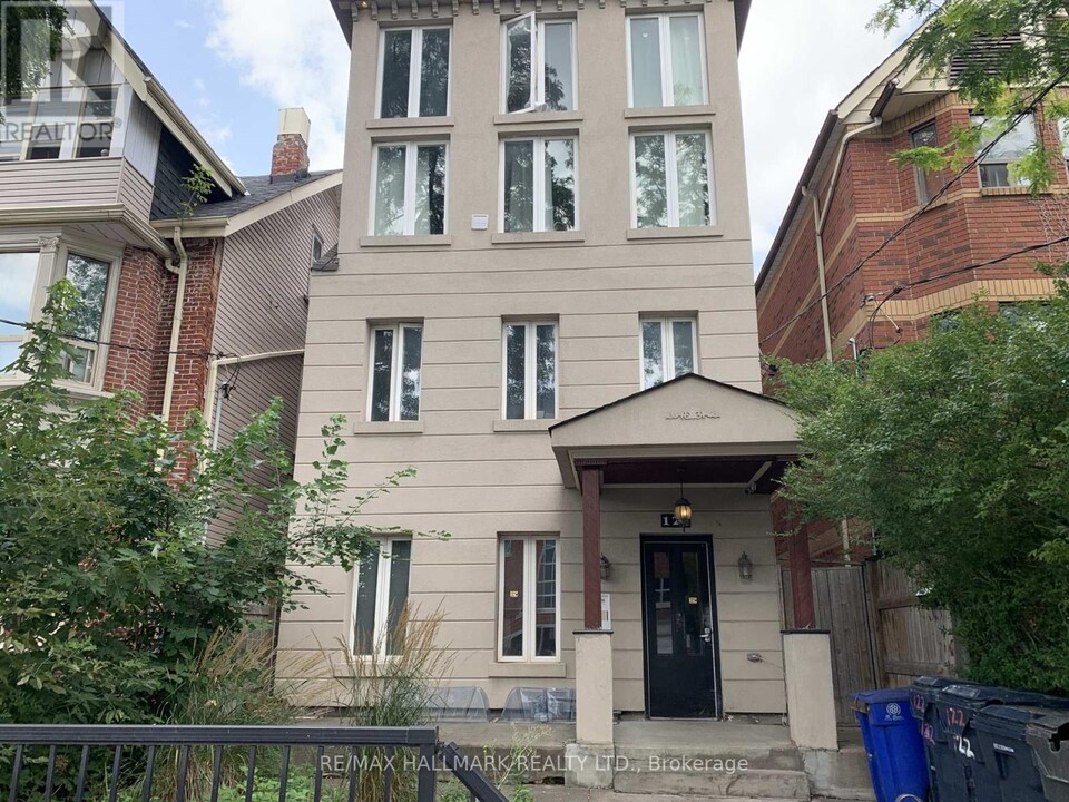 122-122 Baldwin St in Toronto, ON - Building Photo
